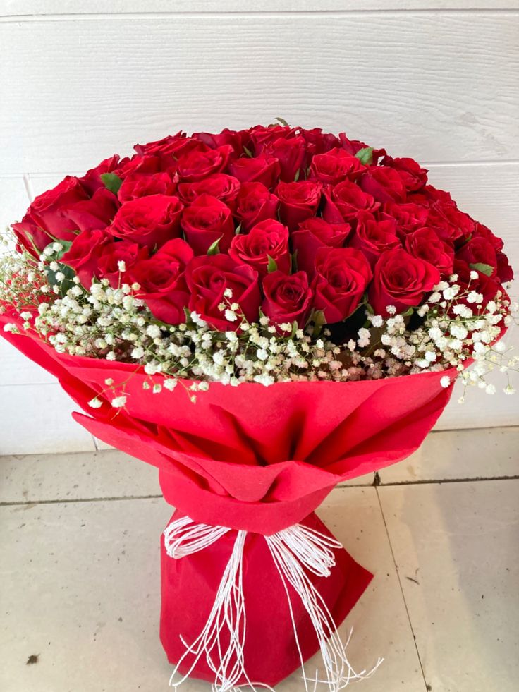 Grand Luxe Red Rose Bouquet