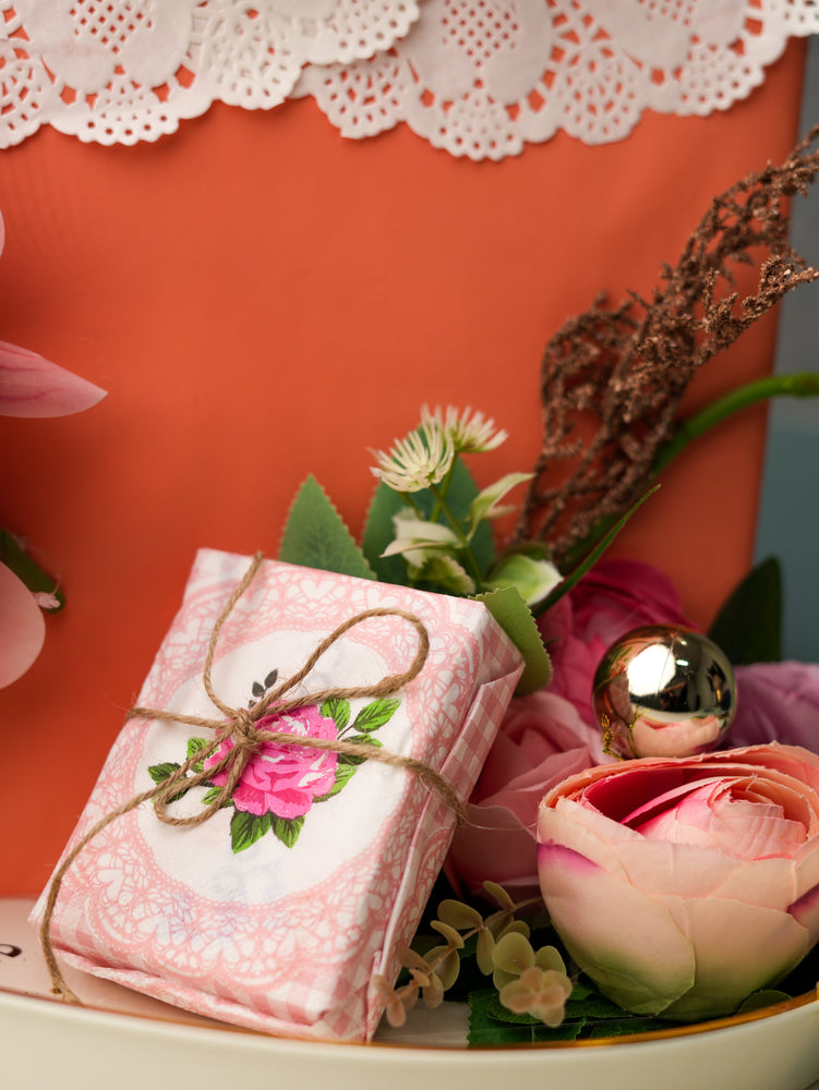 Blush Elegance Gift Set – Graceful Floral &amp; Luxe Presentation